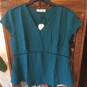 Angel Maternity lightweight v-neck XL top